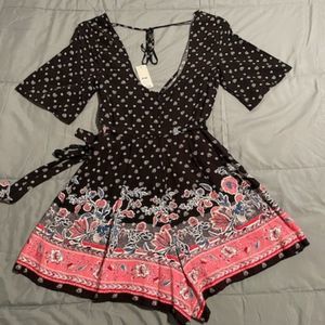 Mi Ami Black Floral Romper NWT XXS